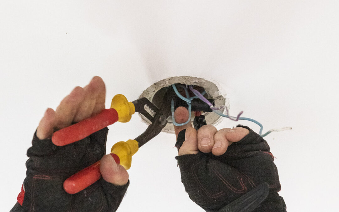 Pourquoi choisir MP Solutions comme votre électricien de confiance à Besançon pour tous vos besoins électriques